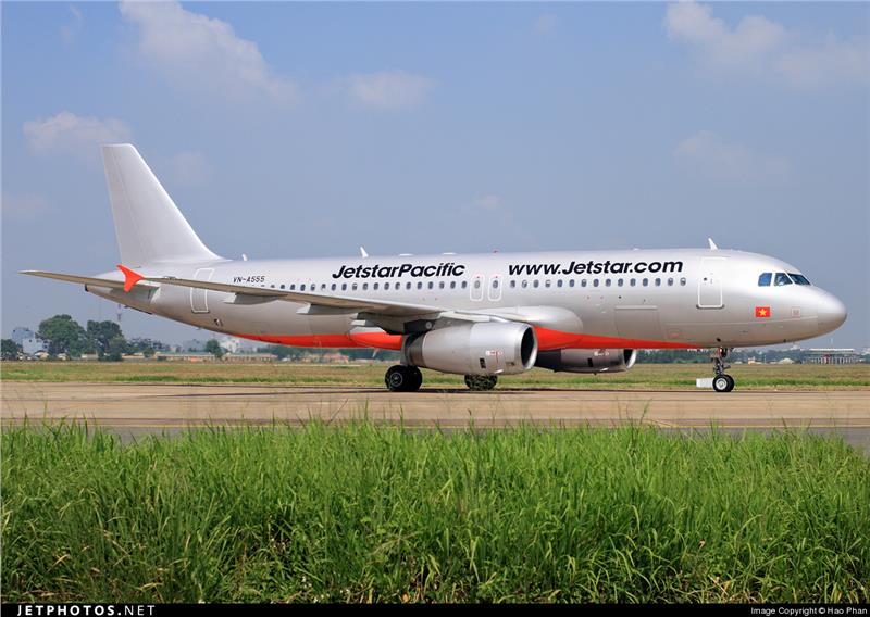 Jetstar Airbus A320 at Tan Son Nhat International Airport