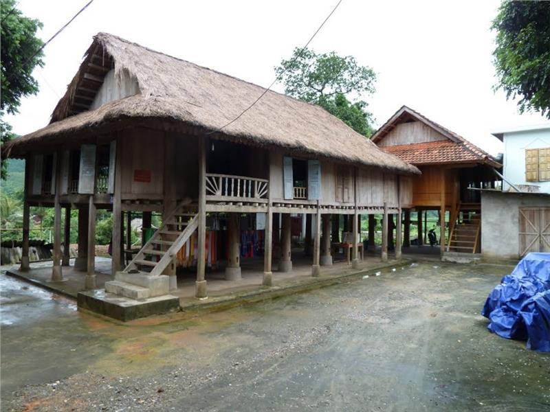 Stilt-hosuse in Pom Coong Village