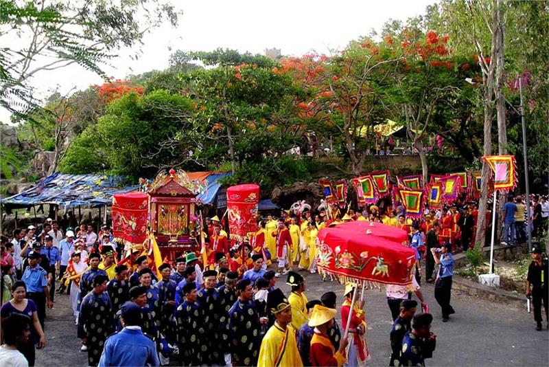 Procession ceremony of Ba Chua Xu Festival