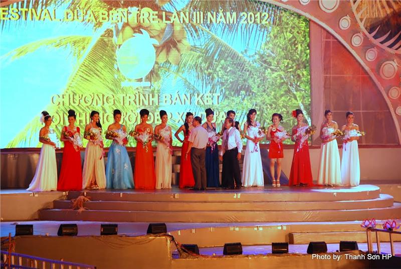 Beauty Contest in Ben Tre Coconut Festival