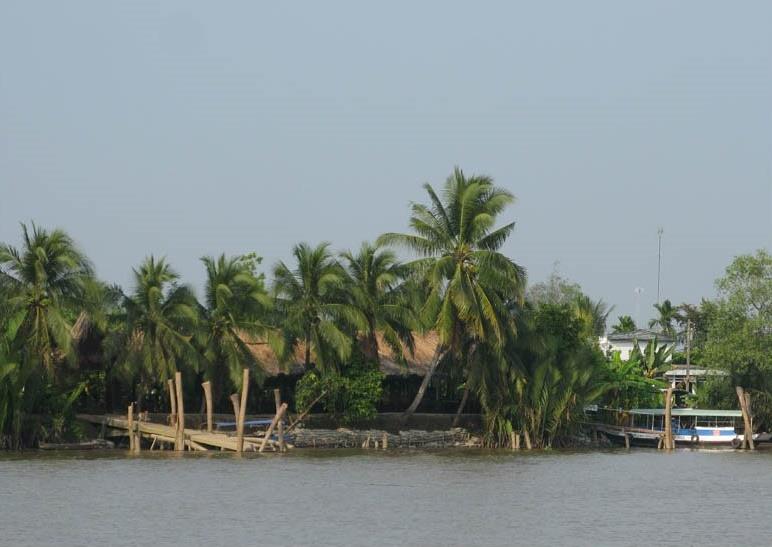 Con Phung Island