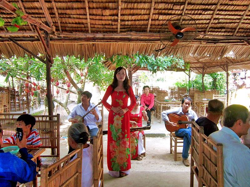 Don Ca Tai Tu - a tradtional folk music in Turtle Island