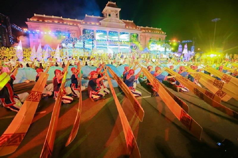 Performance in Nha Trang Sea Festival