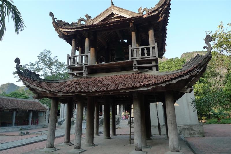3.Inside Thai Vi Temple