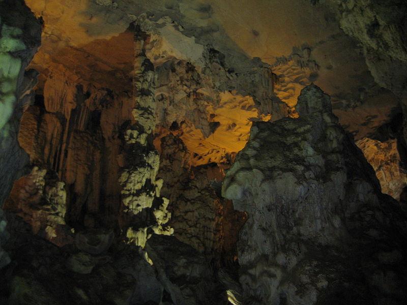 Van Trinh Cave