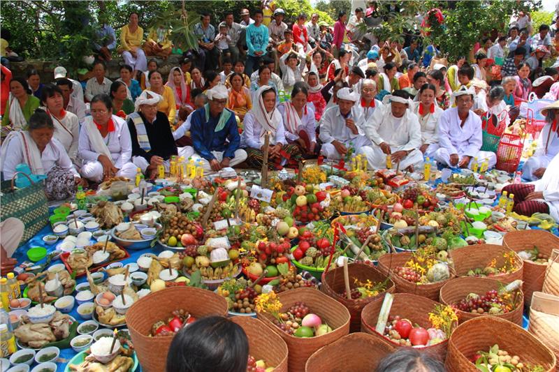 Offerings in Cham Kate Festival in Ninh Thuan