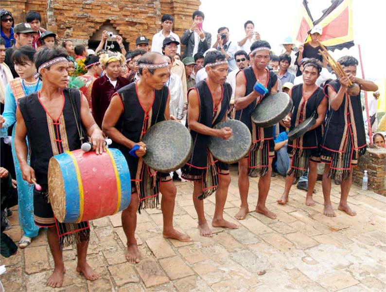 Traditional performance of ethnic group in Kate Festival