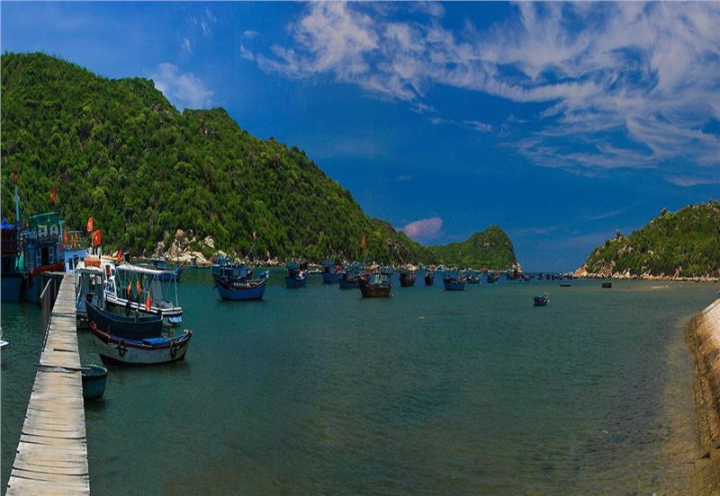 Vinh Hy Bay in Ninh Thuan Province