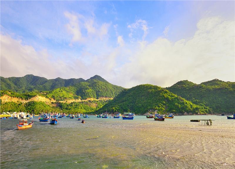 Top 7 most enchanting bays in Vietnam