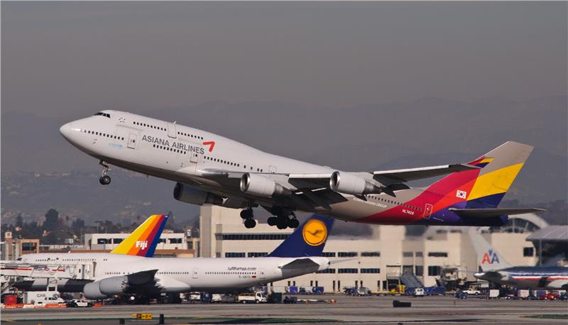 Asiana Airlines HL7428