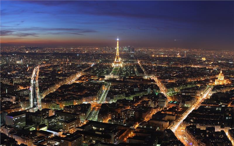 Skyline Paris at night