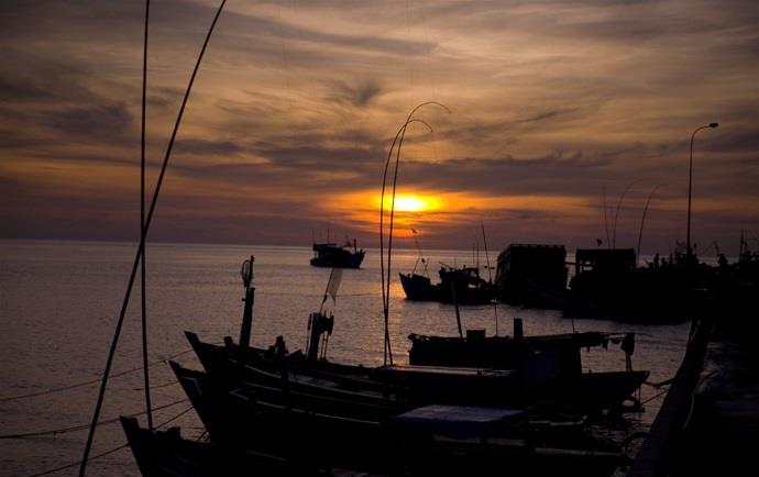 Peaceful sunset in Ham Ninh Pier