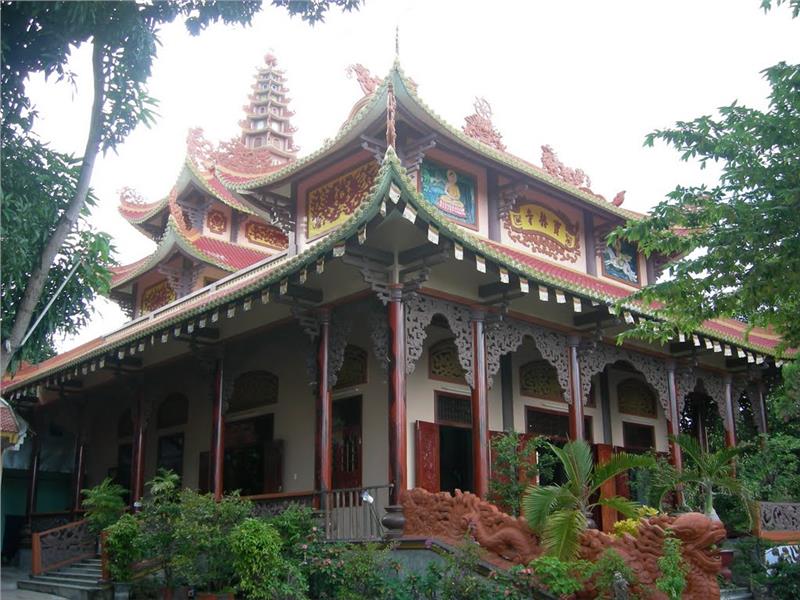 Buu Lam Pagoda