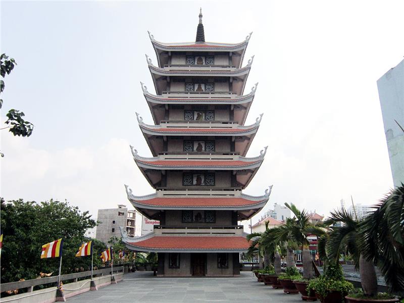 Avalokitesvara Tower in Vinh Nghiem Pagoda