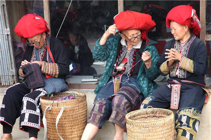 Ta Phin Village - Red Dao ethnic people