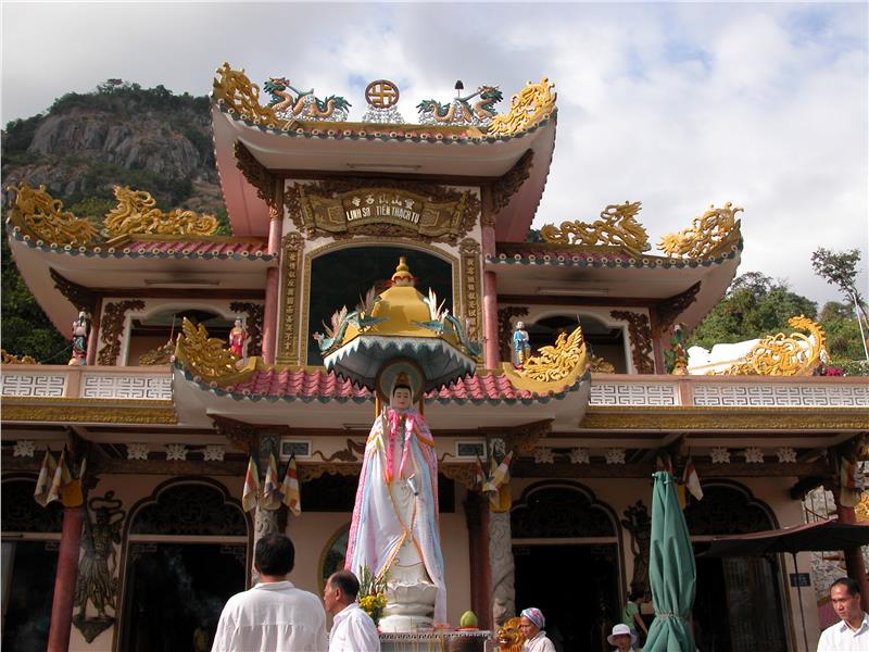 Linh Son Thien Thach Pagoda in Ba Den Mountain