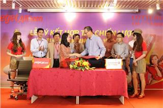 Vietjet Air signs strategic cooperation with Lotteria Vietnam