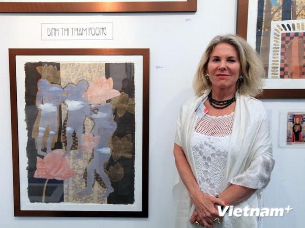 Raquelle Azran - who brings Vietnam Art to the world