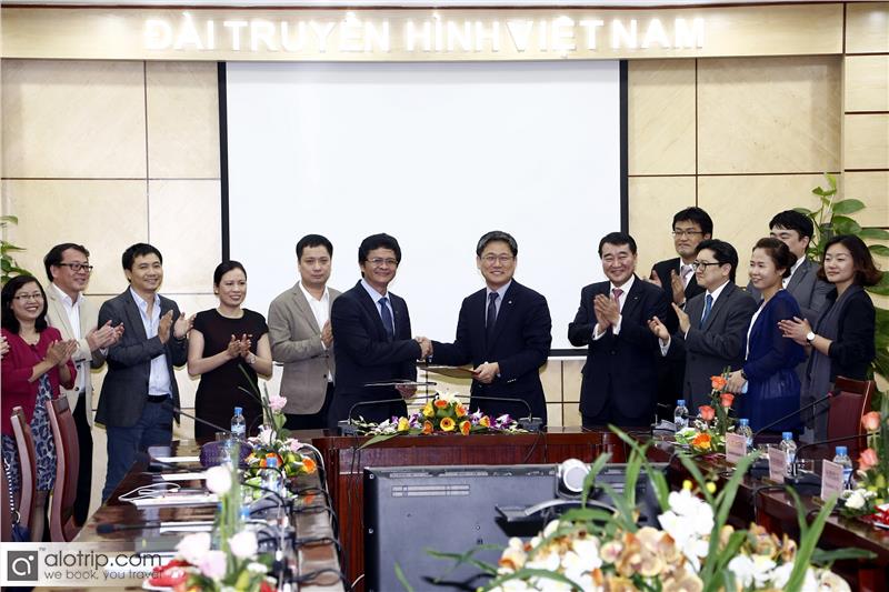 Signing ceremony of an investment in Vietnam