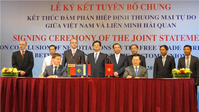 Signing Ceremony of Joint Statement of Vietnam - Customs Union FTA