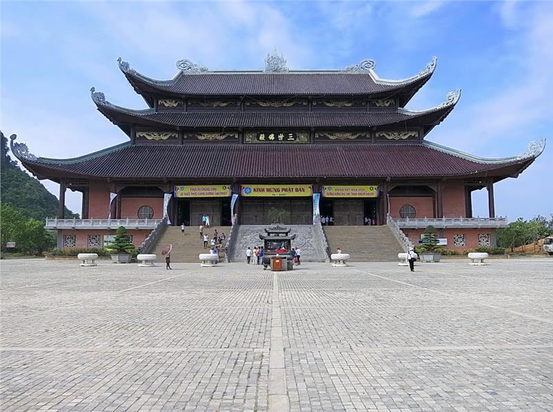 Bai Dinh Pagoda a place to hold Vesak 2014