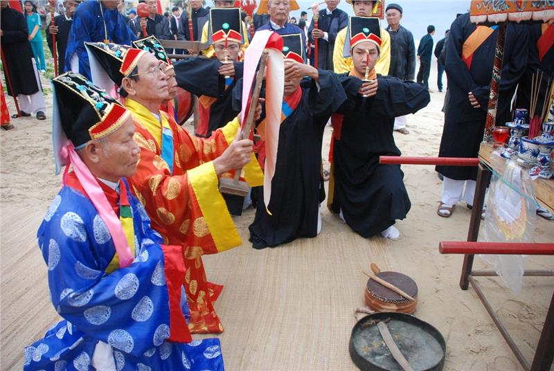 Rituals in Cau Ngu Festival