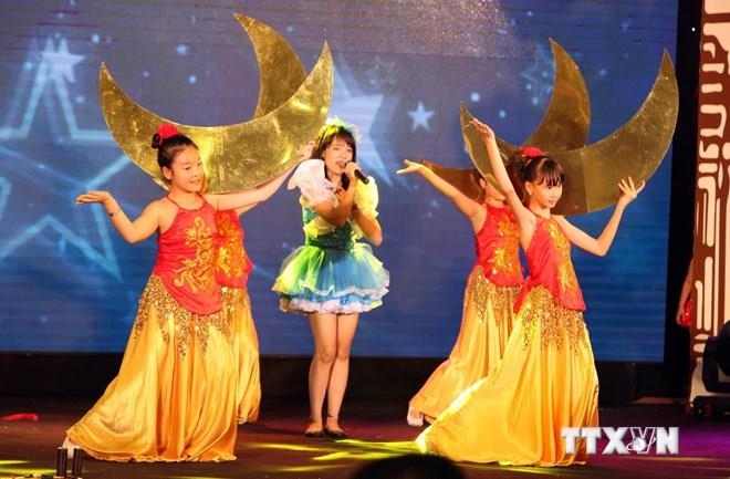 Performance in Mid-Autumn Festival in Hanoi