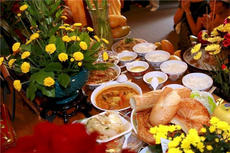 Offerings in Tet Nguyen Tieu