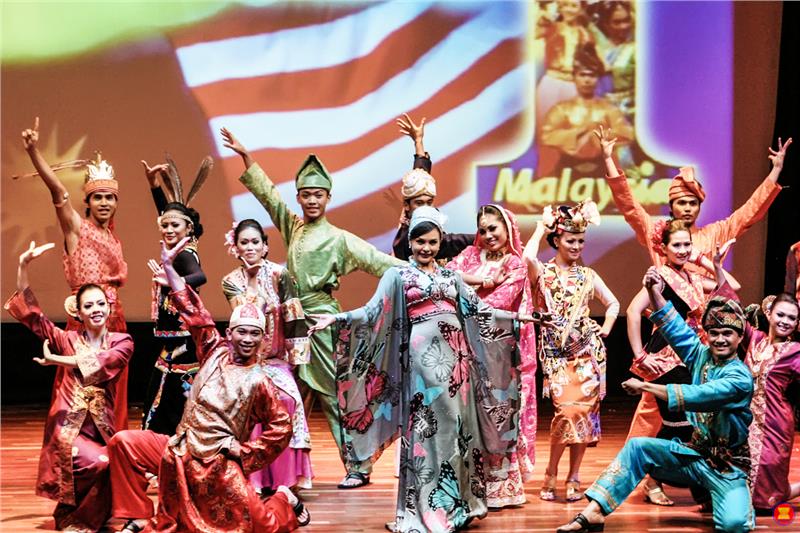 Performance of Malaysian traditional dance
