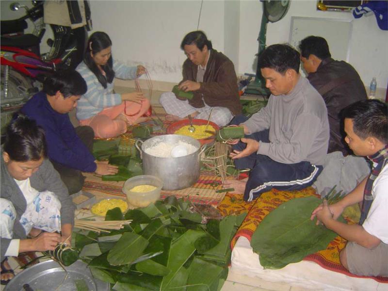 People gather to make Chung Cake