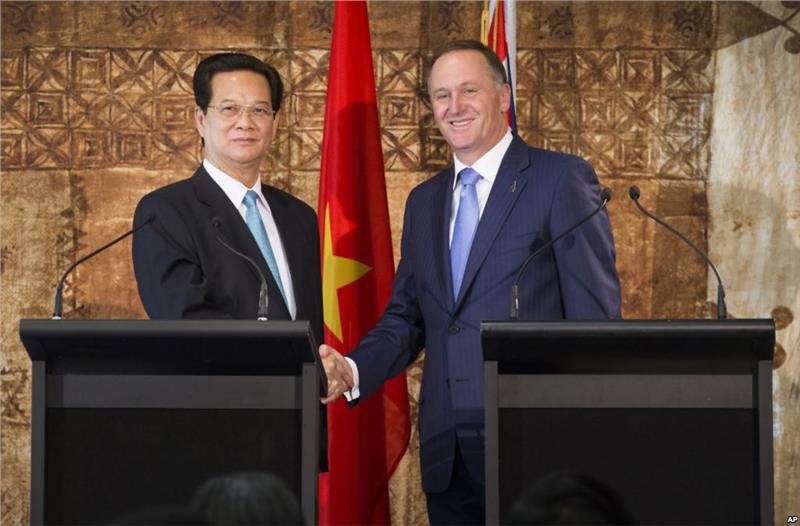 Two representatives of Vietnam and New Zealand