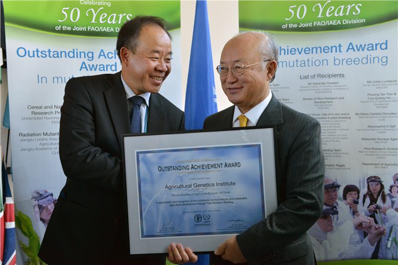 Vietnam mutation breeding gained IAEA Award