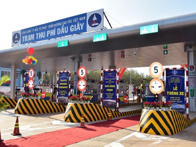 Most modern expressway in Vietnam opens