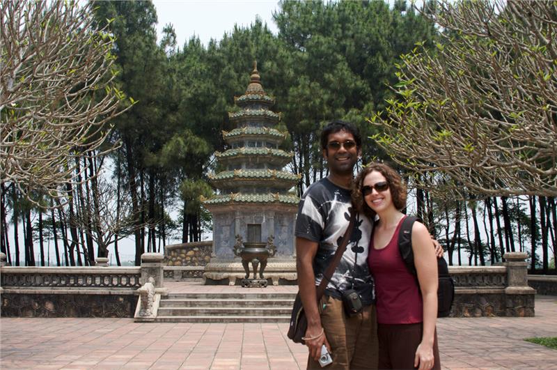 Should be in formal dress when visiting pagodas in Vietnam