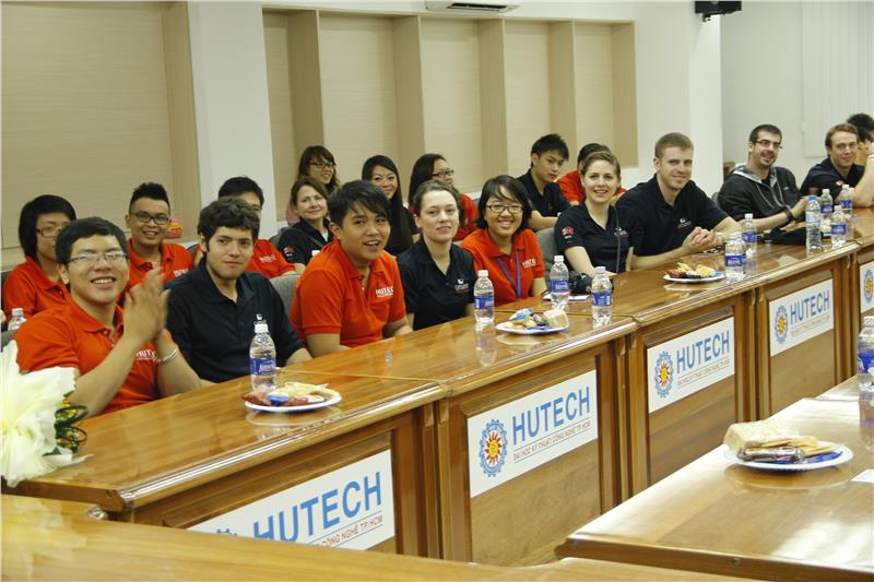 Vietnamese students and international students in HUTECH