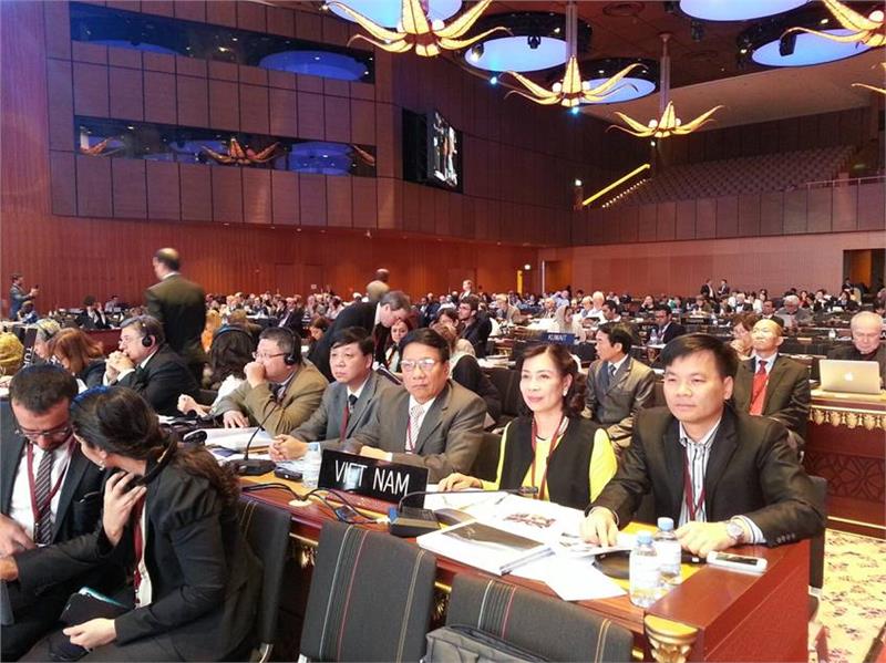 Vietnam delegation in annual meeting session of UNESCO